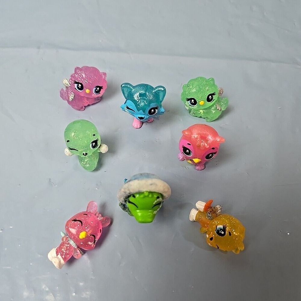 Hatchimals Colleggtibles Lot of 8 Mini Figures‎ Season 6 Royal Hatch